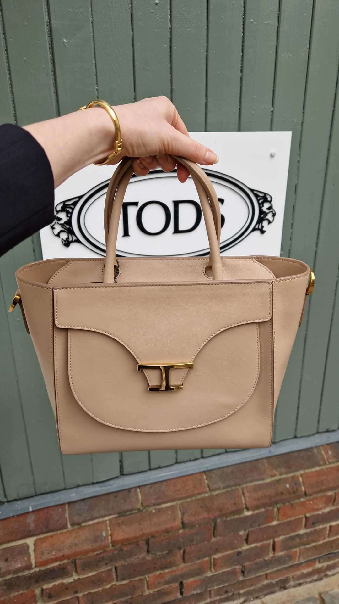 アウトレット特価☆【TOD'S】Tタイムレス 2WAY バック ジップ付