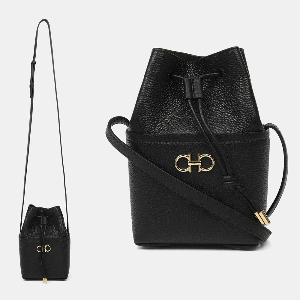 関税負担なし☆Salvatore Ferragamo クロスボディ