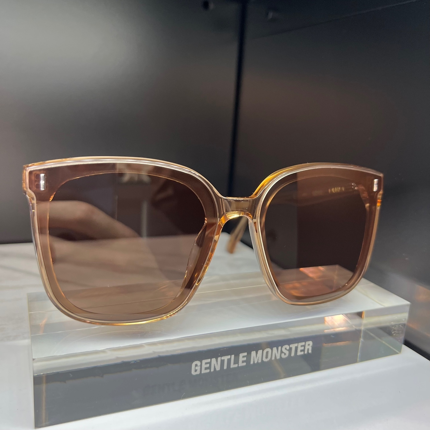正規品◆GENTLE MONSTER ◆Frida フリーダ◆四角形◆SUNGLASSES
