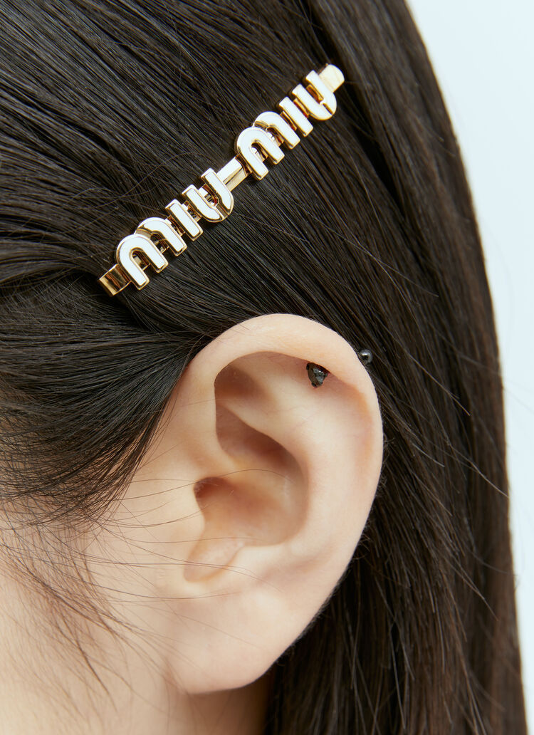 ◯関税送料込みミュウミュウロゴプレートクリップオンイヤリング 国内発】Miu Miu ロゴ プレート ヘアクリップ (MiuMiu/ヘア