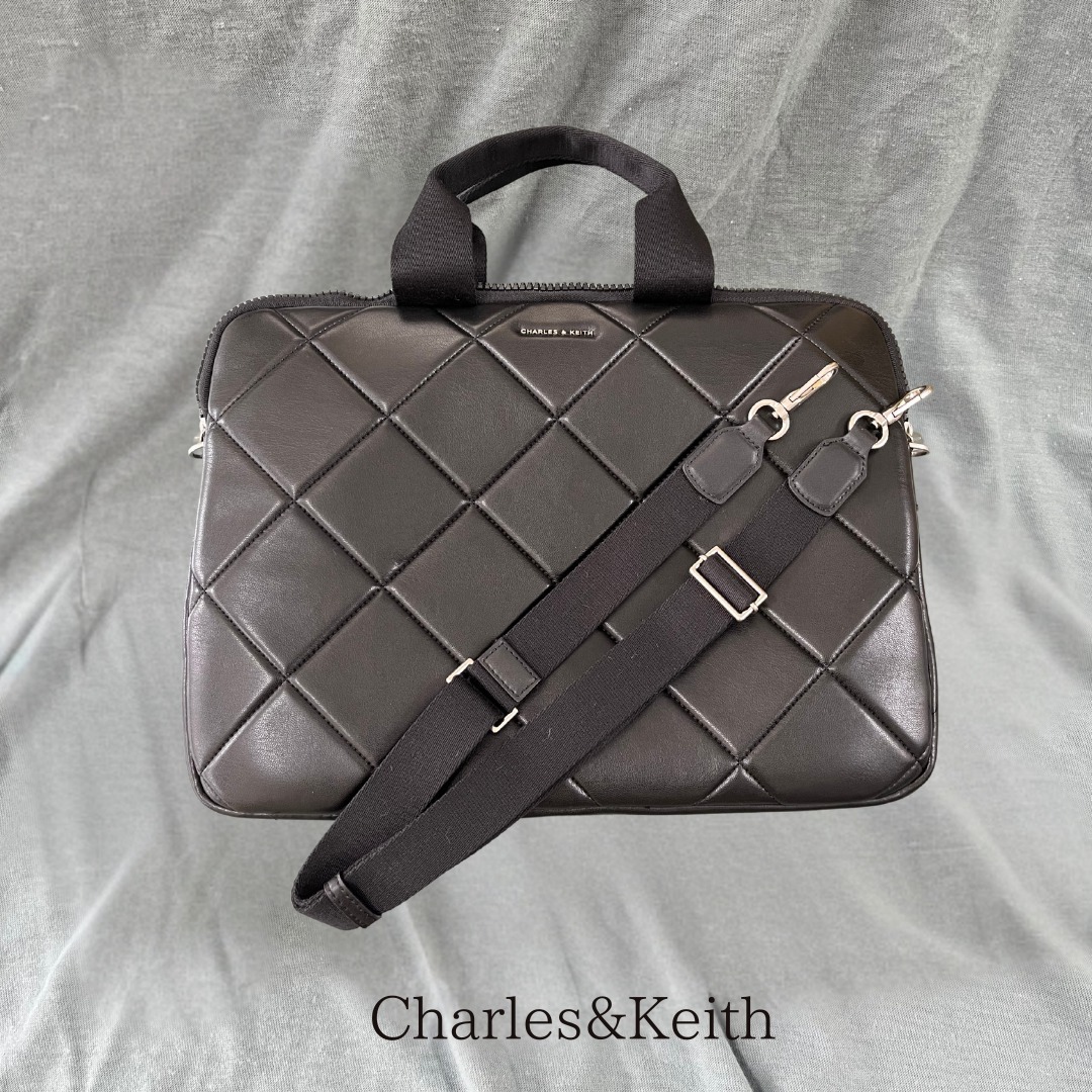 台湾CHARLES&KEITH Aubrielle キルティング ラップトップ バッグ