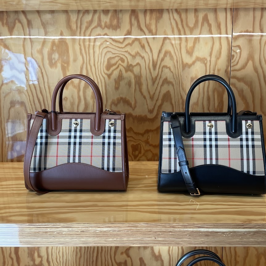 Burberry BABY TITLE 2WAYバッグ