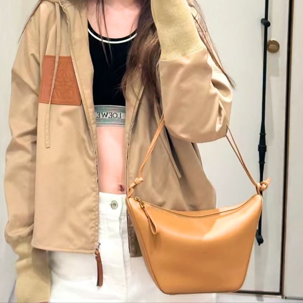 デイリーに最適》【LOEWE】ホーボー ミニ ハンモックバッグ