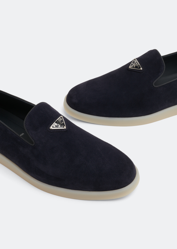 ☆送料関税込☆PRADA スエード スリッパ スリッポン ロゴ☆ ◇直営店◇【PRADA】スエード スリッパ 靴・ブーツ・サンダル
