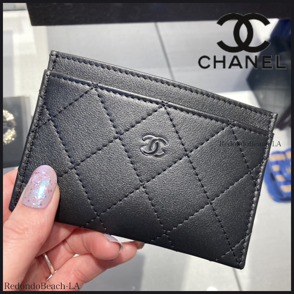 定番の人気カラー☆】CHANEL フラグメントケース