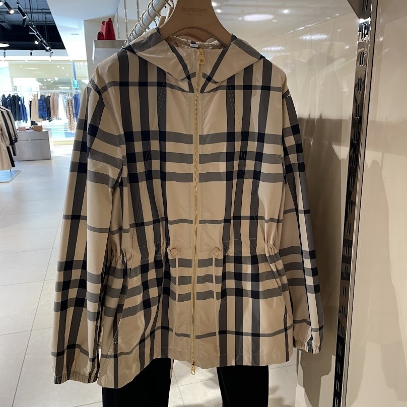 Burberry EMLYCHK ナイロンパーカー