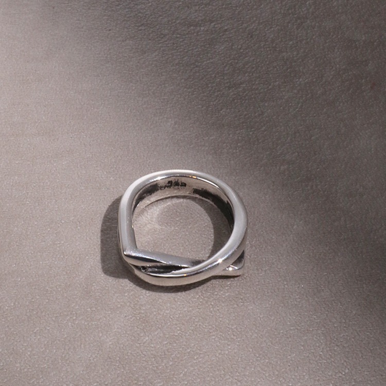 NINA&JULES ニナエジュール Thin Crossed リング