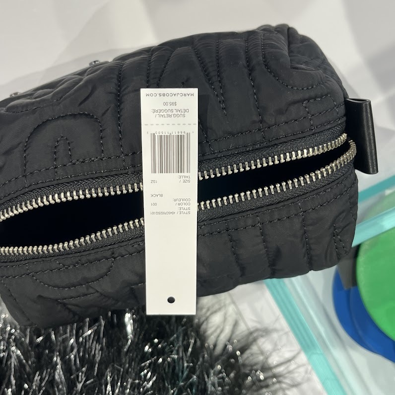 驚きの値段 超人気》アウトレット MARC JACOBS (MARC 化粧ポーチ JACOBS バッグ