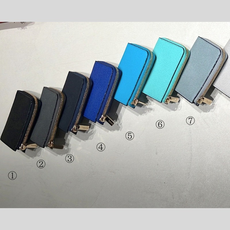 ヴァレクストラ Valextra キーホルダー キーケース 6フック 財布