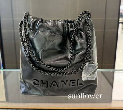【超希少☆オールブラックがカッコいい】CHANEL 22 ハンドバッグ 芸能人愛用♡《CHANEL 》22 ミニ ハンドバッグ (CHANEL
