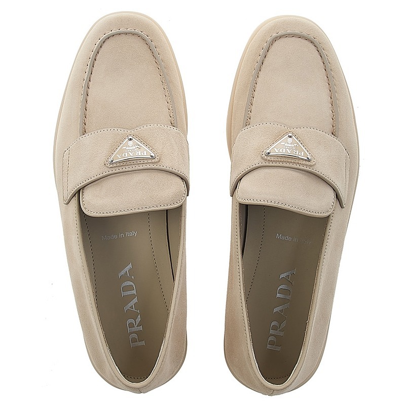 PRADA★スエードレザー ローファー ☆送料・関税込☆PRADA☆スエード レザー ローファー☆ 靴