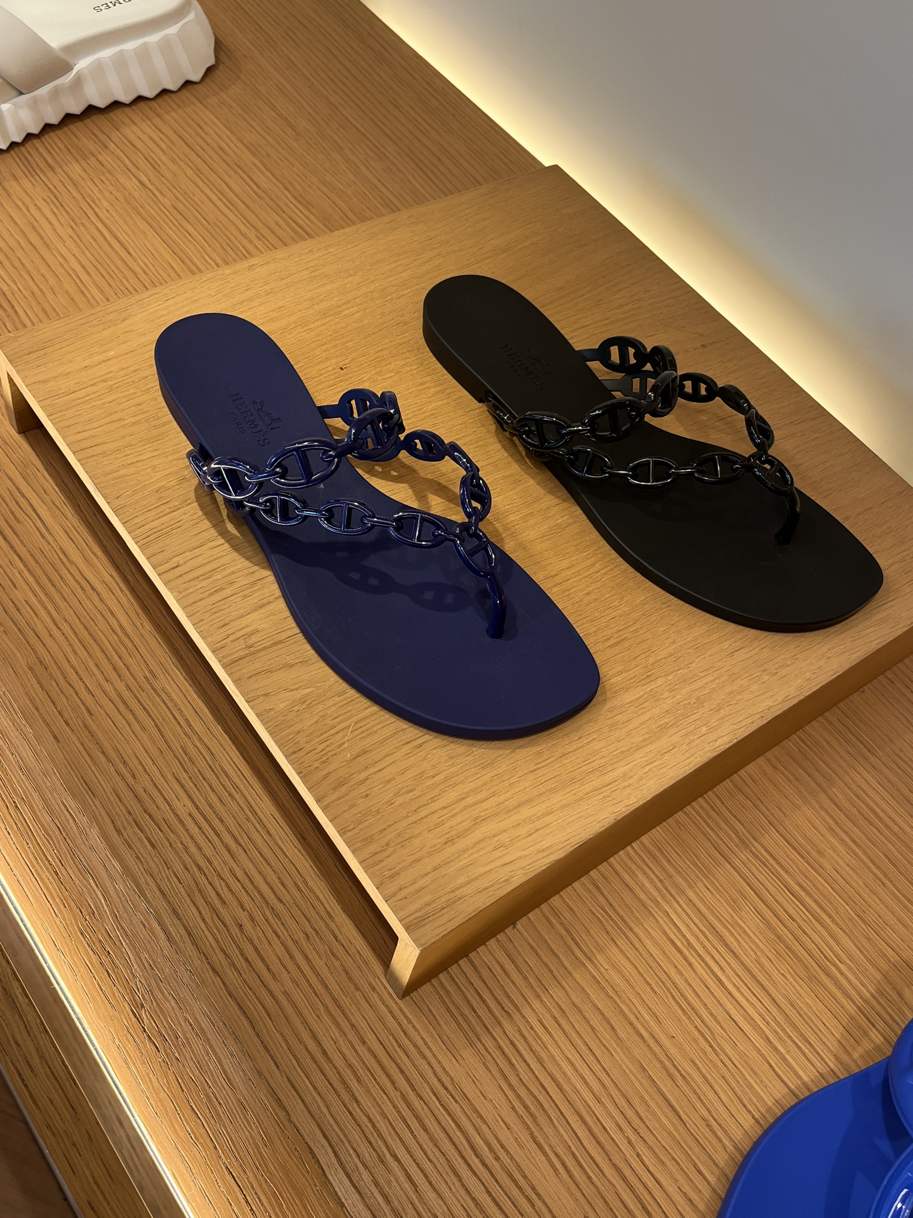 夏のマストアイテム！！【HERMES】アイランドサンダル 夏にぴったり【HERMES】Island sandal アイランドサンダル