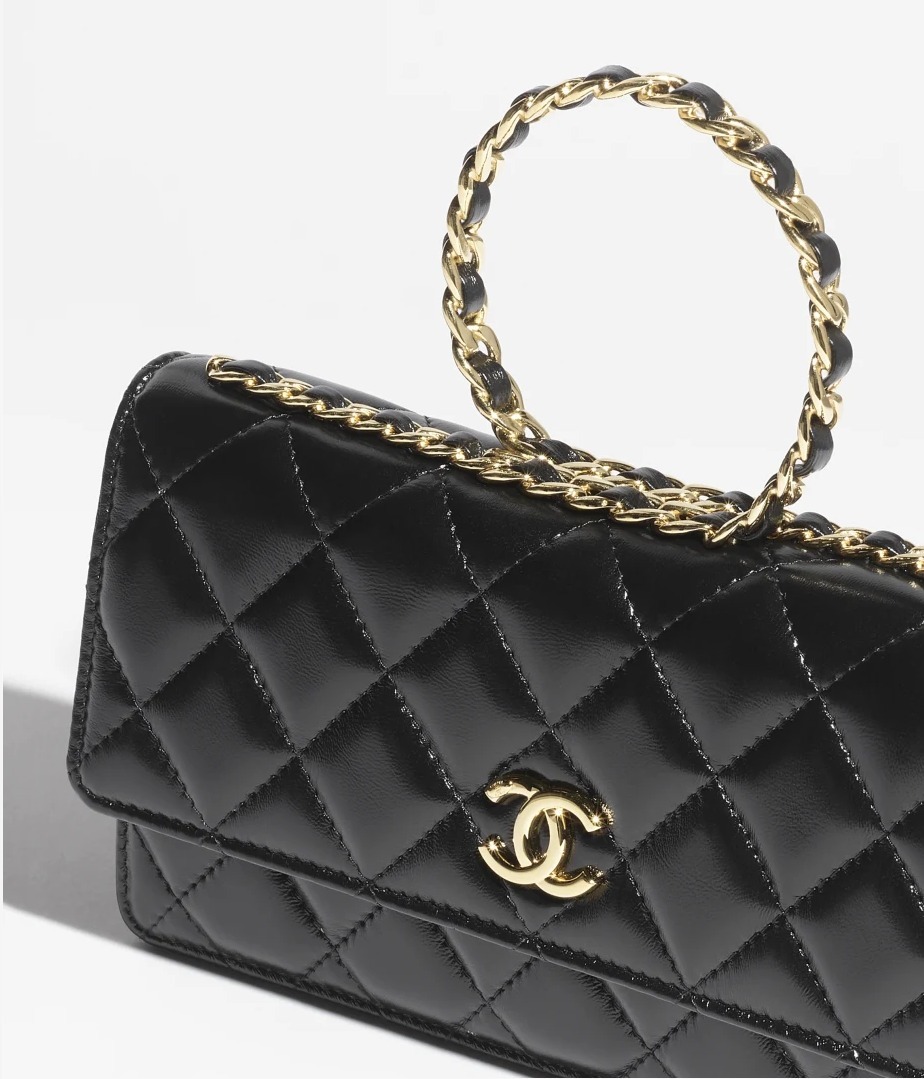 《24P》持ち手が素敵♪【CHANEL】シャネル チェーンクラッチ