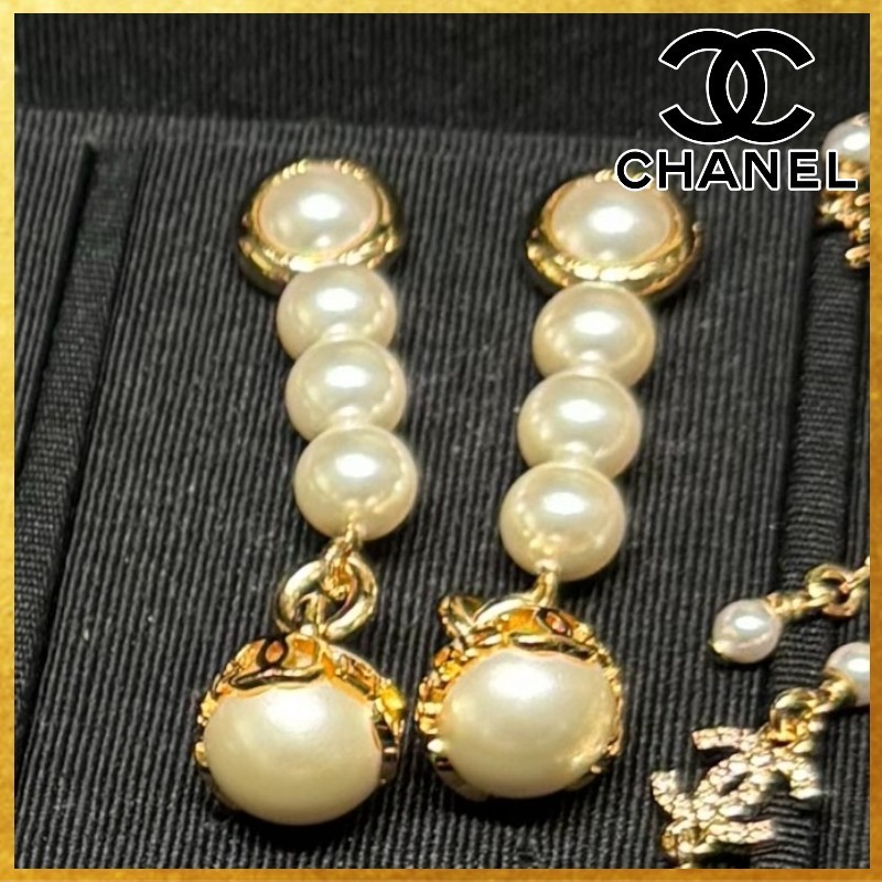 【揺れるパールが優雅】 CHANEL CCロゴ ピアス