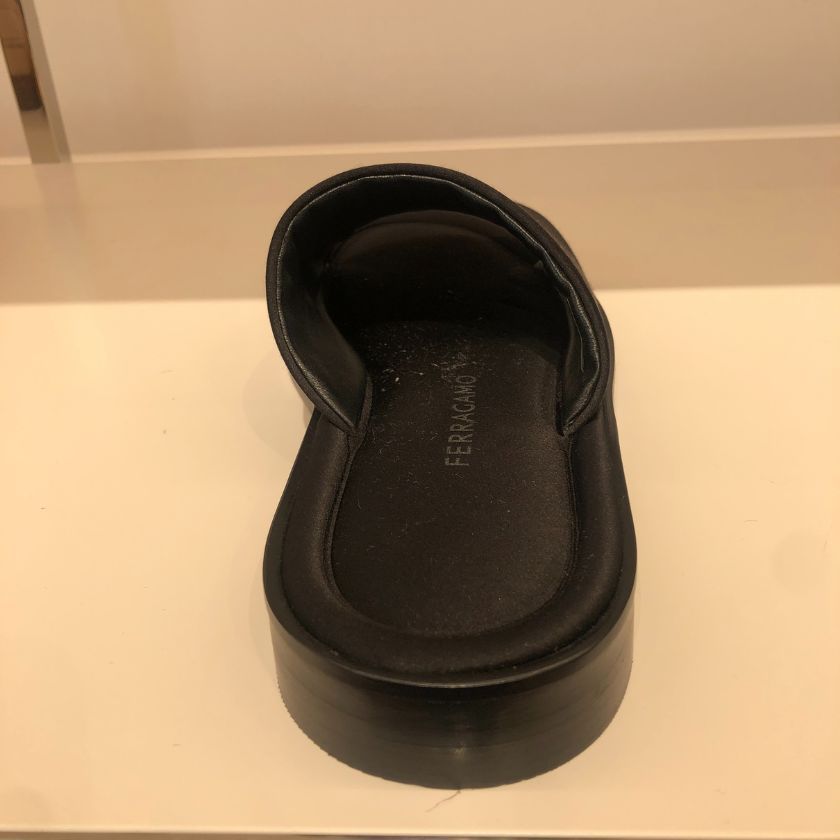 6万取引突破★UPS速達便利用！【FERRAGAMO】COLLYET サンダル 6万取引突破☆UPS速達便利用！【FERRAGAMO】サンダル_0760717