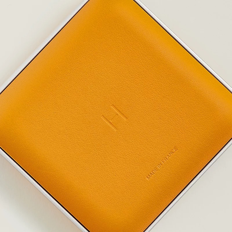 HERMES* モバイルバッテリー volt'H Mini レザーカバー HERMES* モバイルバッテリー volt´H Mini レザーカバー