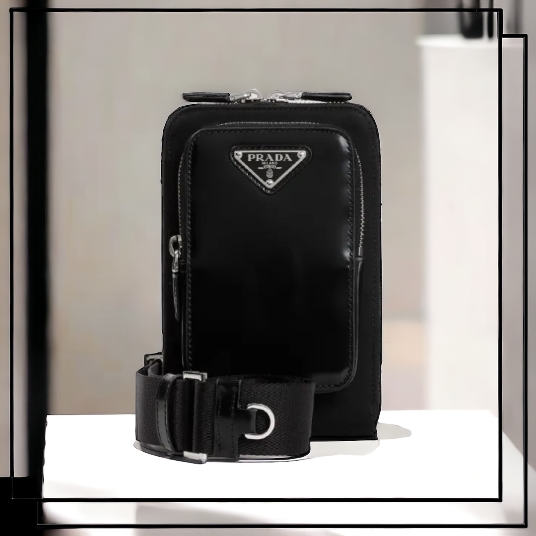 国内発】PRADA Re-Nylon x レザー スマートフォンケース