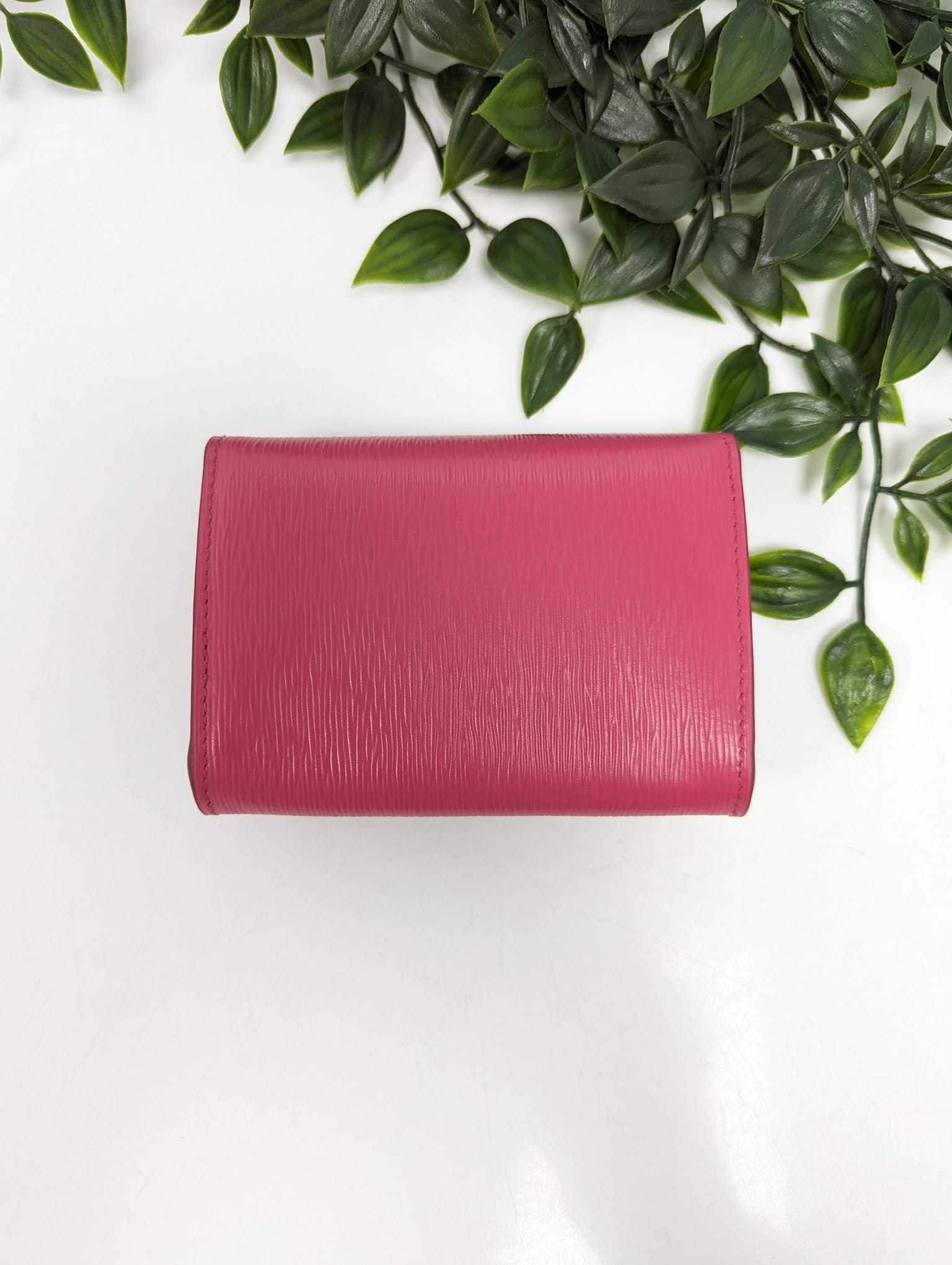 6万取引突破◆UPS速達便【PRADA】折り畳み財布◆1MH025_QWA 6万取引突破☆UPS速達便！【PRADA】折りたたみ財布 1MH026 2B6P