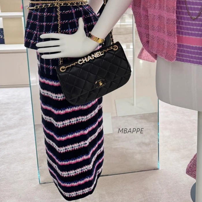 《24P》かわいいデザイン♪【CHANEL】シャネル スカート