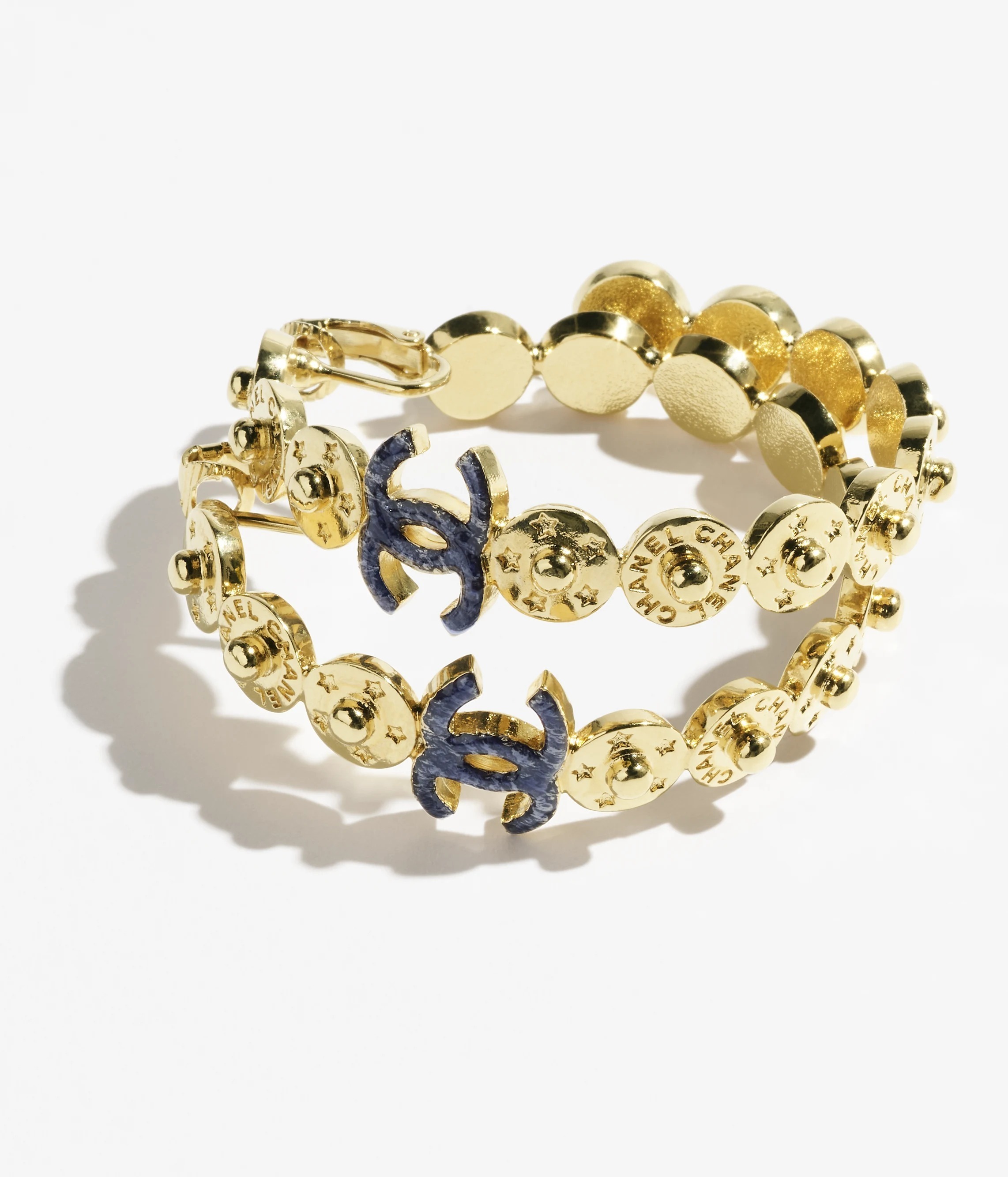 《存在感のある耳元に♪》 CHANEL フープ ピアス