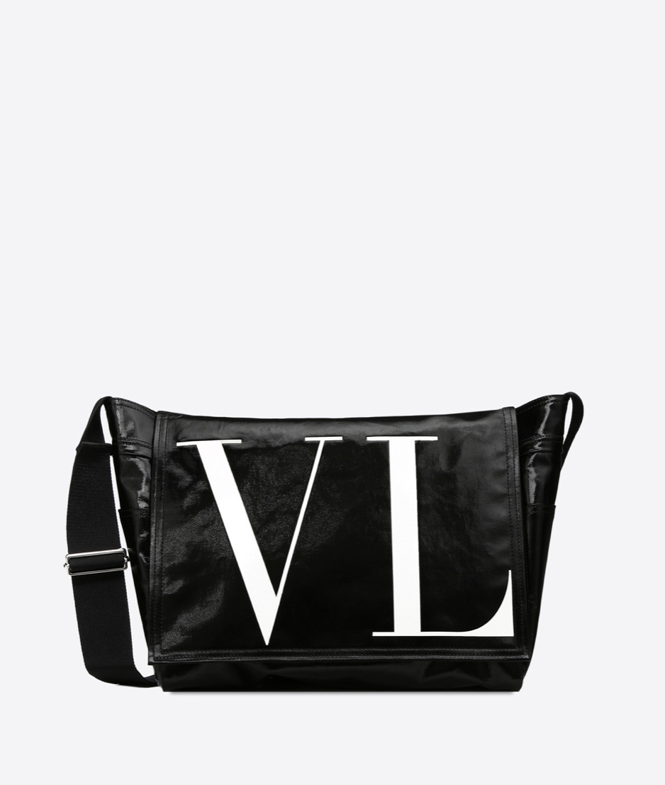 【VALENTINO 】おしゃれ メンズ VLTN メッセンジャー バッグ
