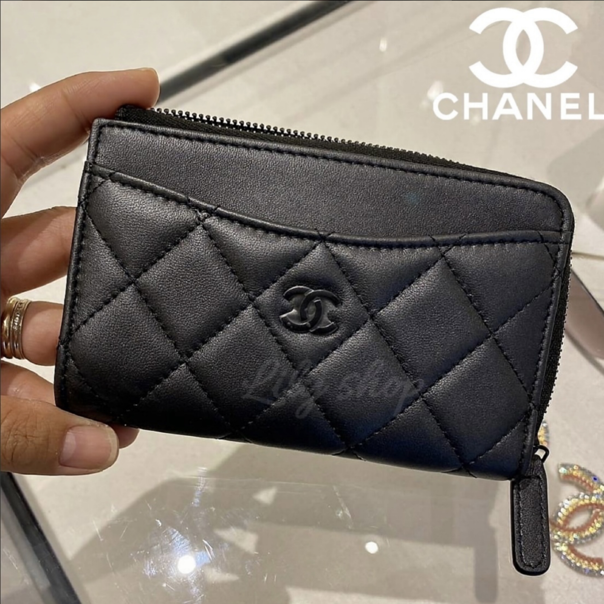 シンプルでユニセックス【CHANEL】フラグメントケース