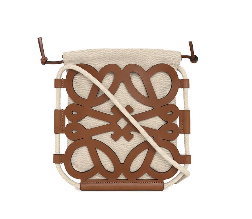 ショルダーバッグ・ポシェット LOEWE ANAGRAM CUT OUT CROSSBODY BAG