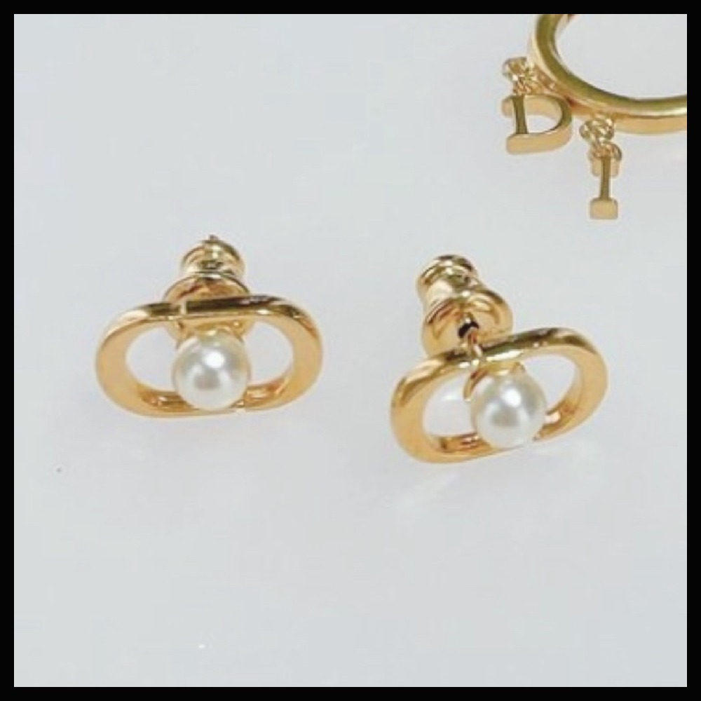 上品で美しい♪】DIOR《Petit CD Jolie》ミニ スタッドピアス