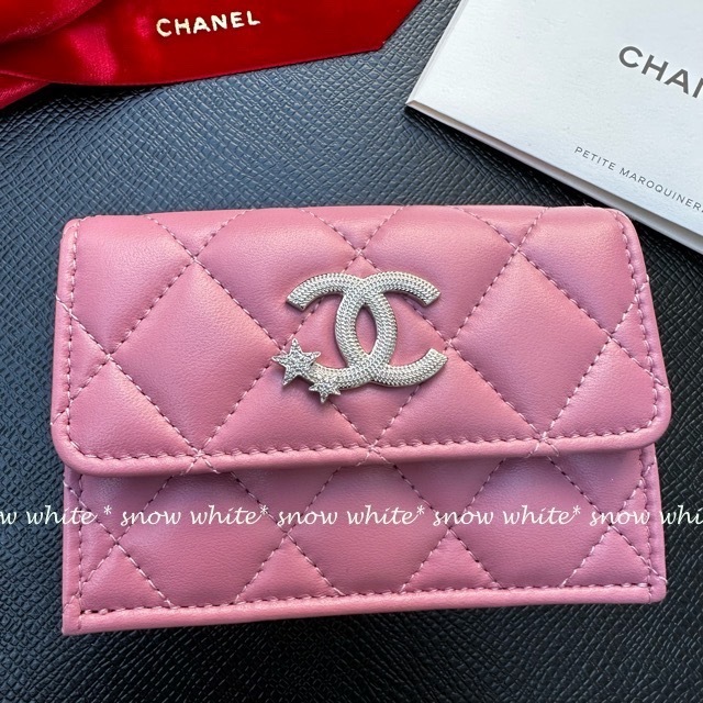 明日着 限定 キラキラCCマーク ナノウォレット ミニ財布 CHANEL