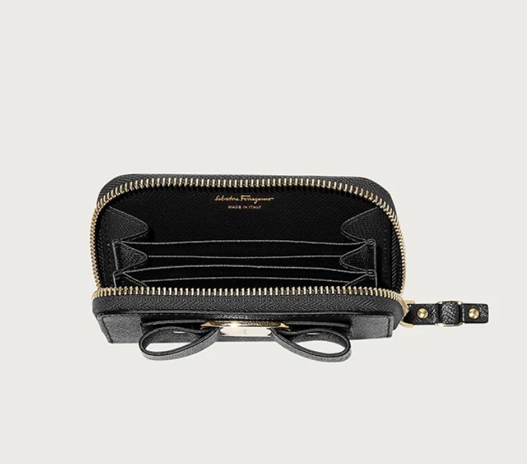 ミニバッグに最適《FERRAGAMO》Vara ラウンドジップコインケース