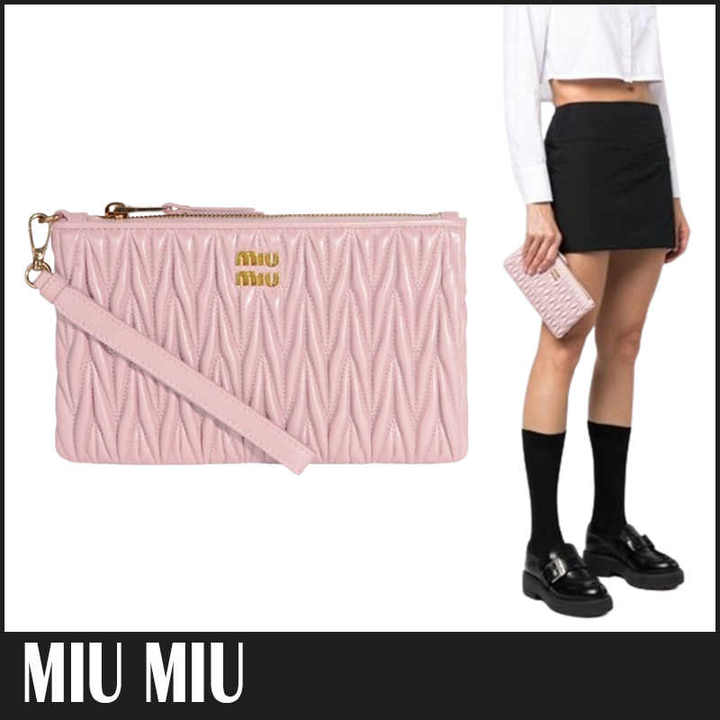 ☆送料関税込☆MIU MIU マテラッセ ナッパレザー クラッチバッグ