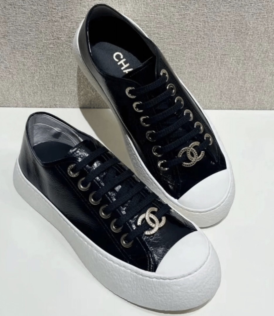 カジュアル♡CHANEL CCカジュアルスニーカー Chanel CC Sneakers 2023 – Fabriqe
