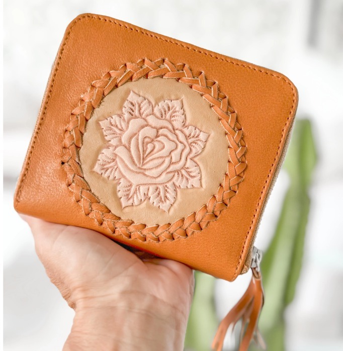 美しいバラモチーフ★MAHIYA★レザー財布★Mayflower Purse