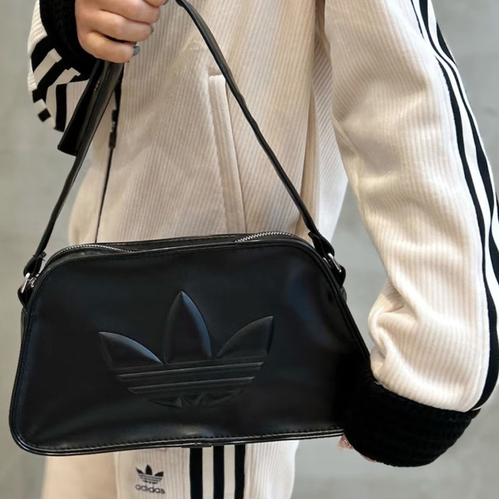 【ADIDAS ORIGINALS】◆エンボス ショルダーバッグ◆正規品◆ ADIDAS ORIGINALS】◇エンボス ショルダーバッグ◇正規品◇