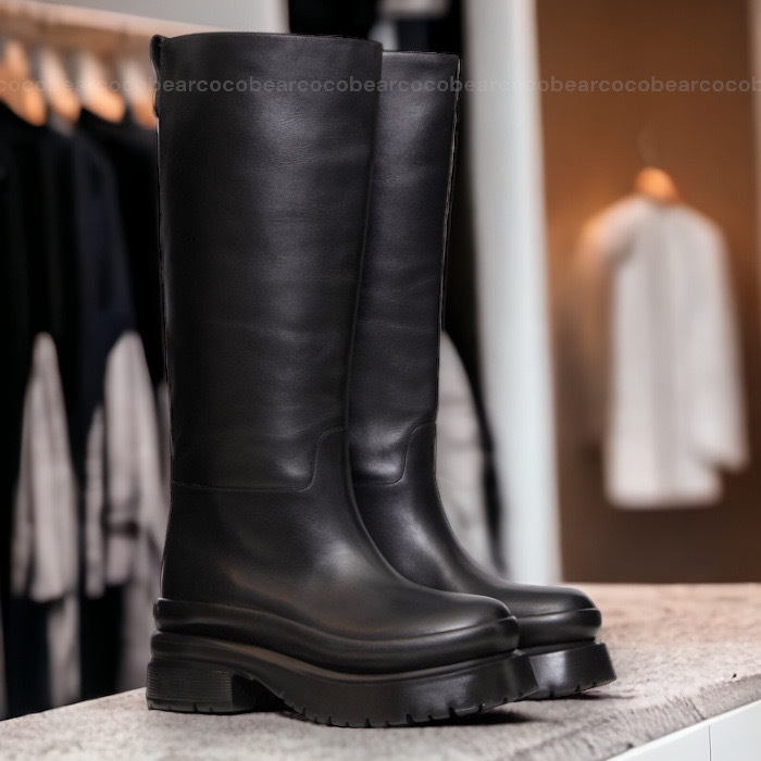 ☆Valentino☆セール！ローマンスタッズ カーフスキン ブーツ