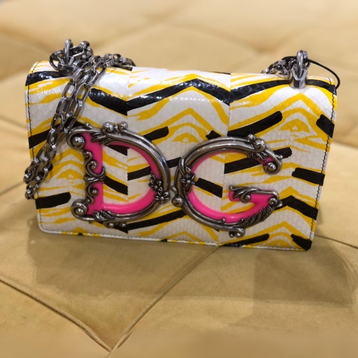 希少 DOLCE&GABBANA ドルガバ ロゴプレート ショルダーバッグ DOLCE&GABBANA ドルガバ DG ガールズ バッグ プリント エラフェ