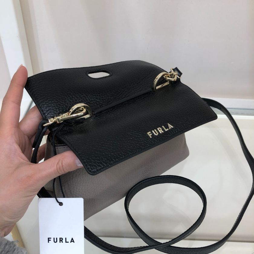 6万取引突破☆UPS速達便利用【FURLA】WE00513_ショルダーバッグ