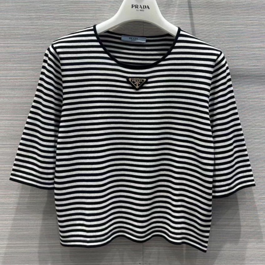 楽天市場】【新品同様】PRADA プラダ クロップド丈 Tシャツ ロゴ