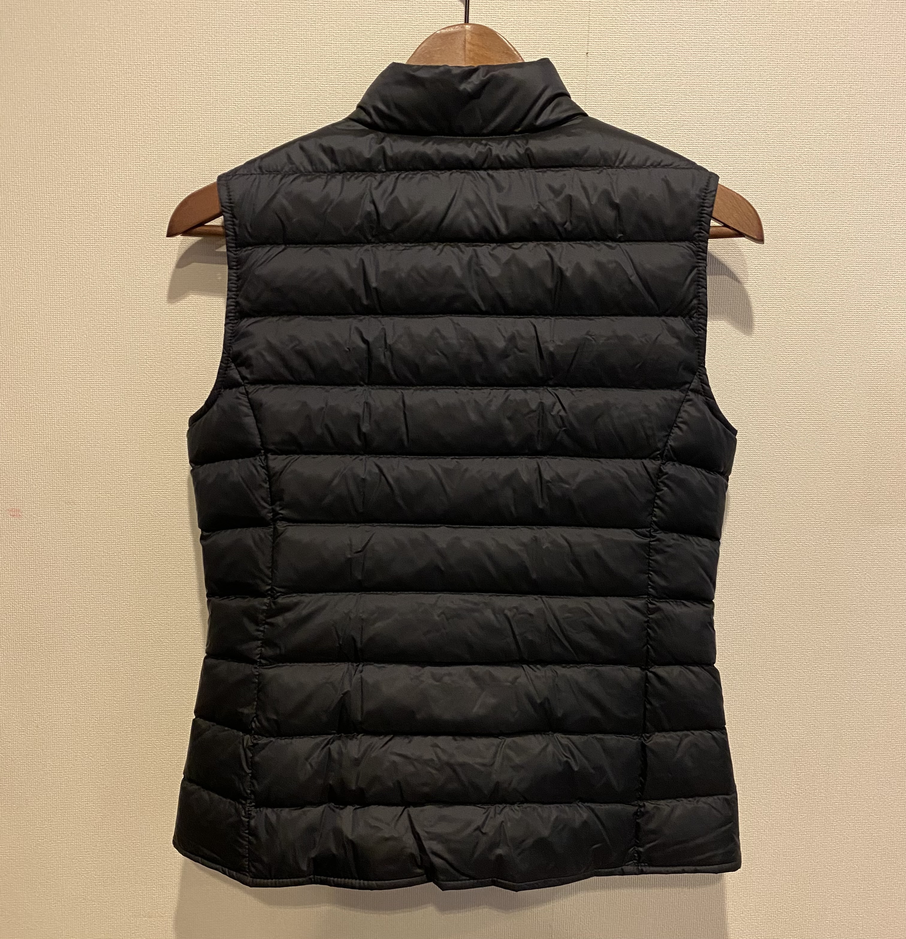 国内即納★MONCLER《大人も着れる14Y》LIANEベスト ネイビー