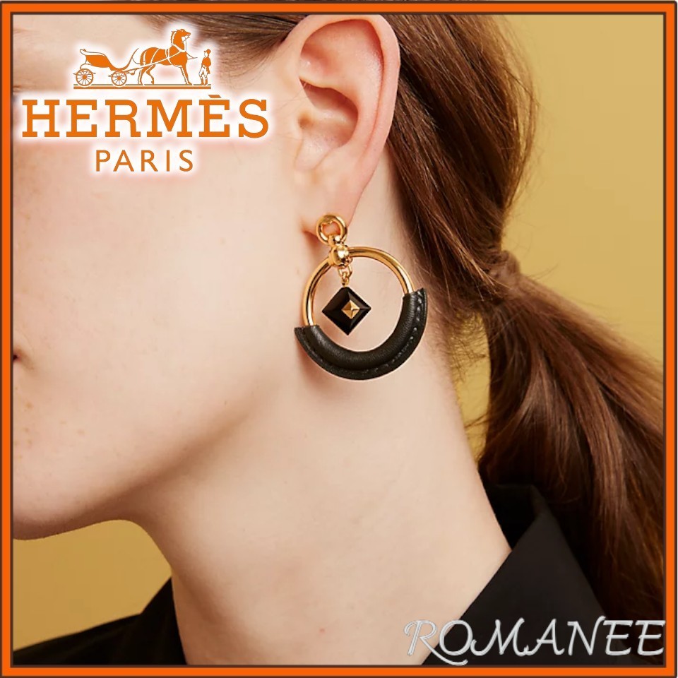 耳元を華やかに♪【HERMES】ループメードル ピアス