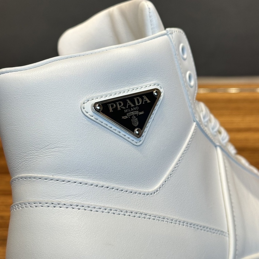 【関税込】PRADA メンズ レザー ホワイト/ブラック ハイトップ 関税込】PRADA メンズ レザー ホワイト/ブラック ハイトップ