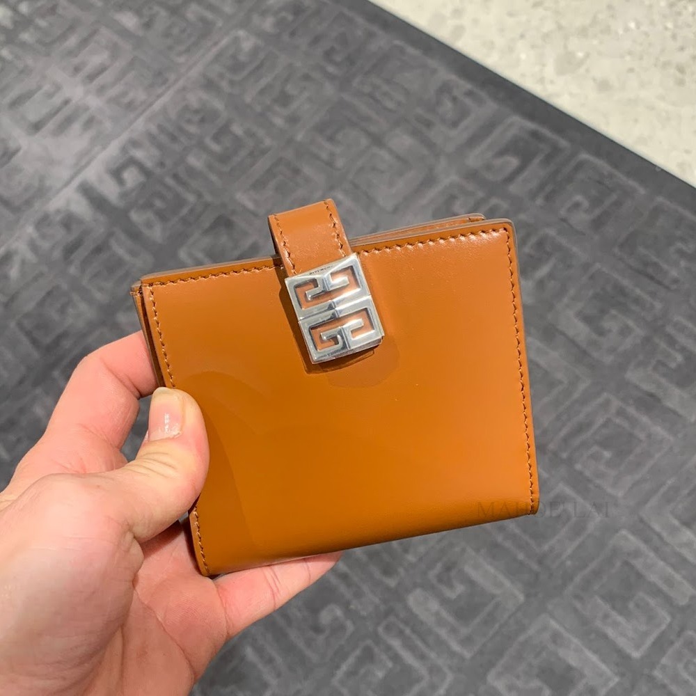 GIVENCHY 4G SMALL WALLET 二つ折り財布