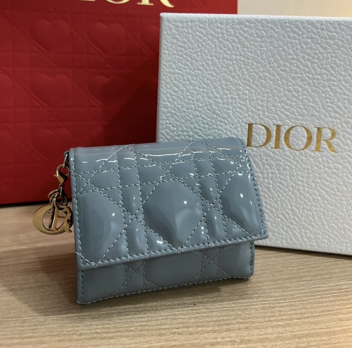 可愛い【DIOR】ロータスウォレットカナージュ パテント
