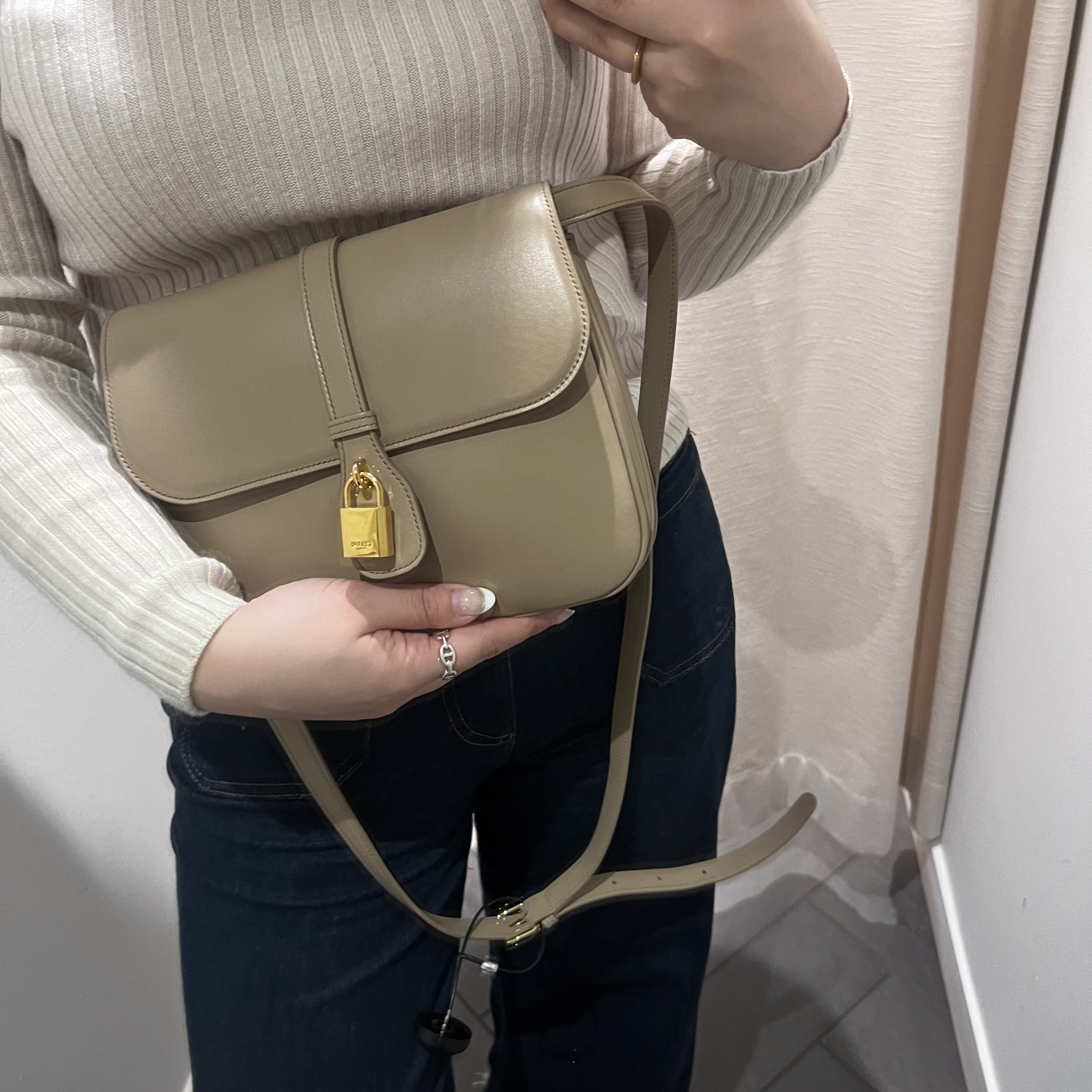 【CELINE】円安こそアウトレット!タブー ショルダー SAFARI CELINE】円安こそアウトレット!タブー ショルダー SAFARI