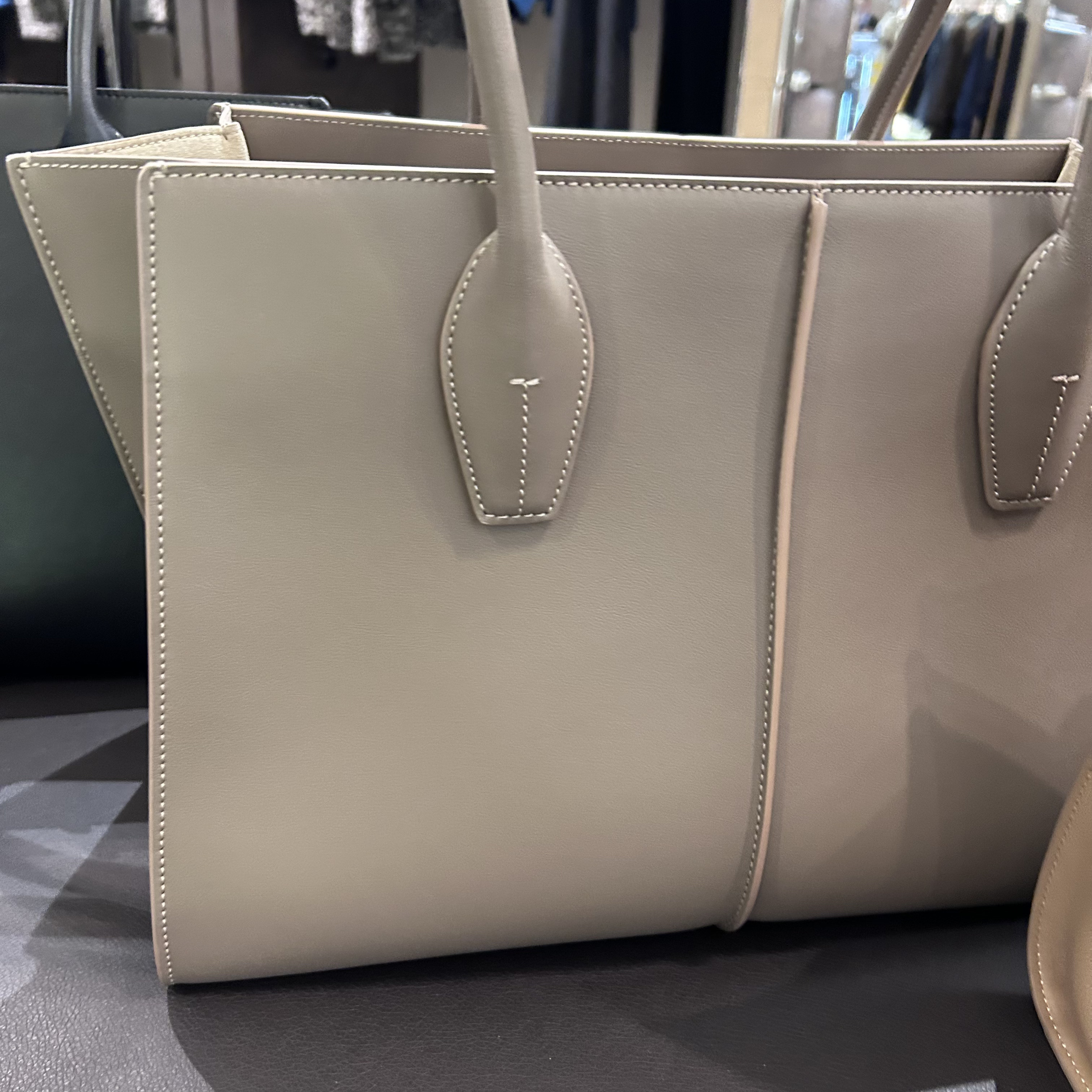 VIPセールでアイコン】Tod'sタイムレスショルダートート