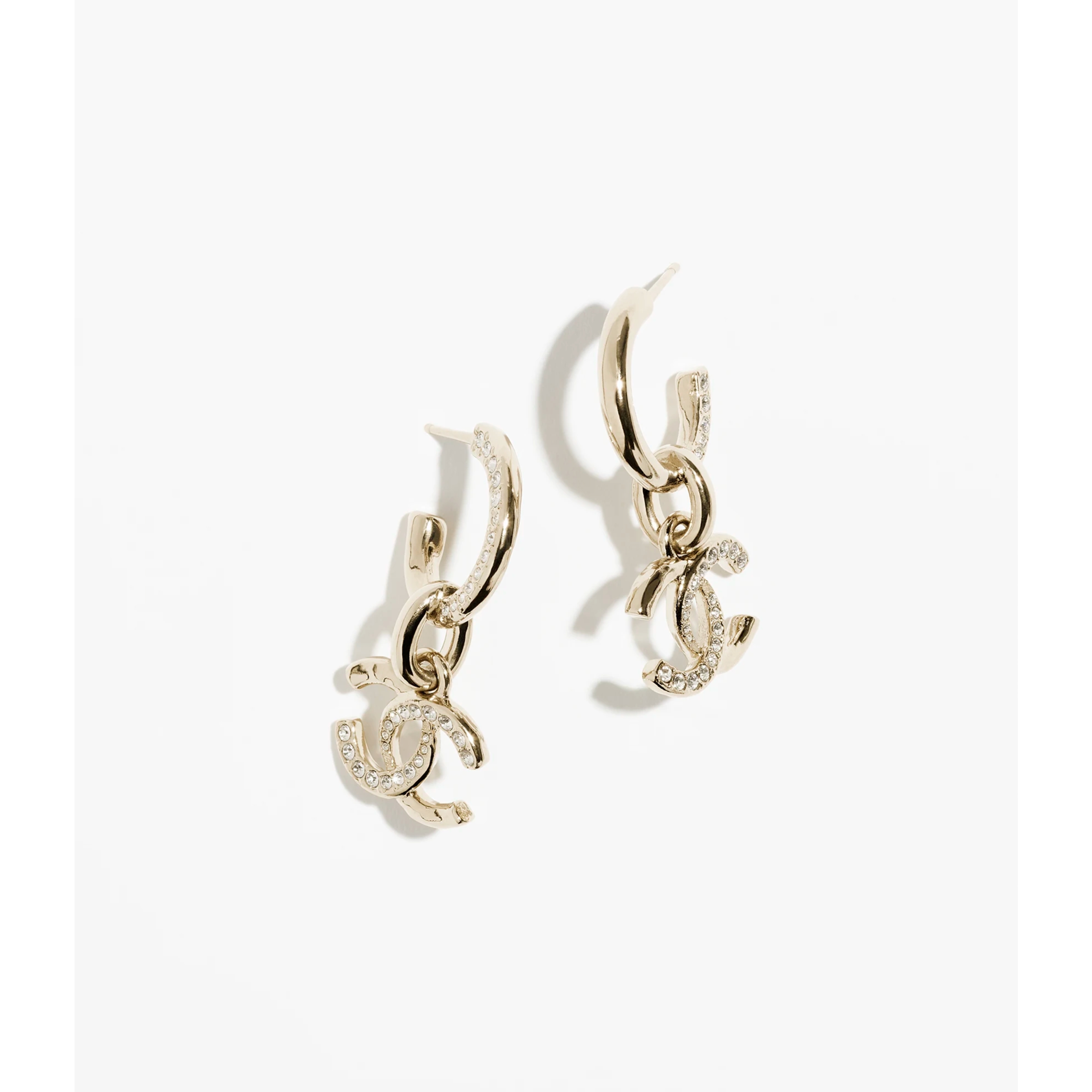【CHANEL】大人気!ピアス ストラス シンプル 上品 おしゃれ ☆2024SS☆送料無料!【CHANEL シャネル】ロゴ ピアス ストラス