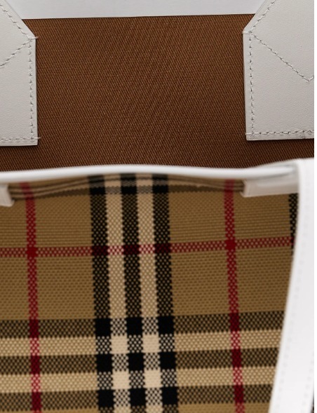 新着 関税送料込み Burberry バーバリー ショルダーバッグ