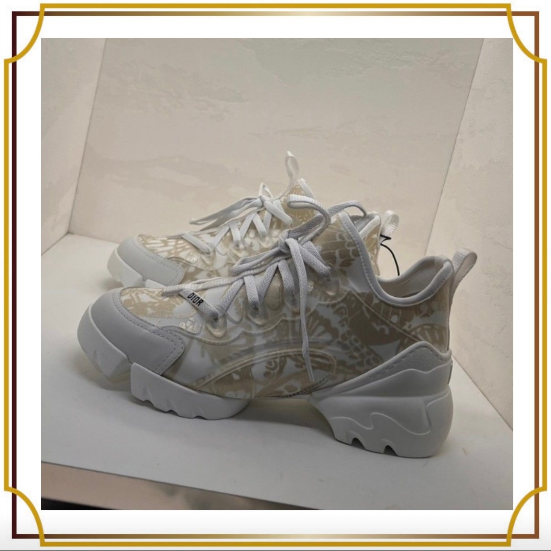 Dior ホワイトスニーカー 上品 バタフライ ゴールド D-Connect