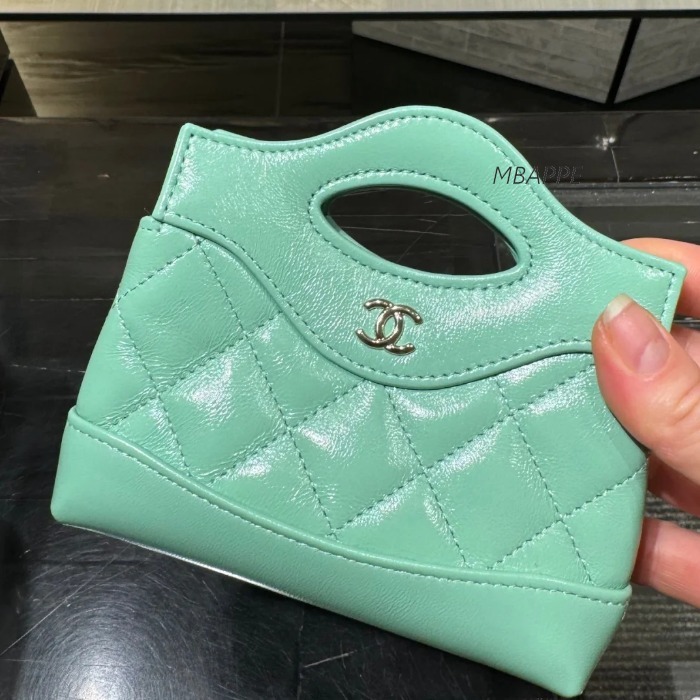 《24SS》アクセントに♪【CHANEL】シャネル チェーンクラッチ