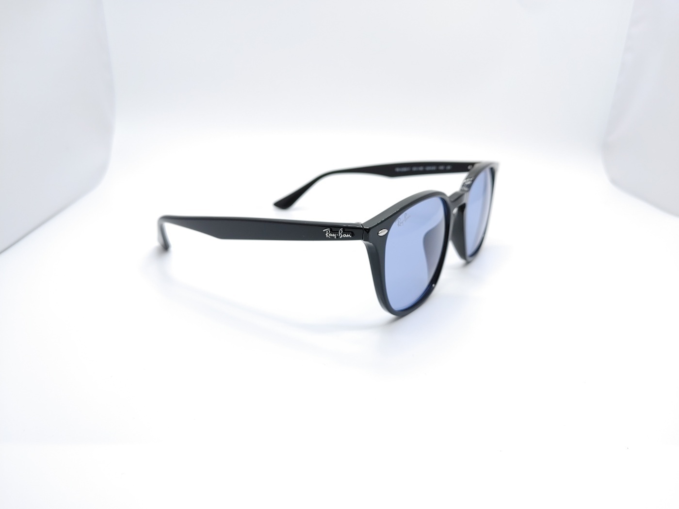 【Ray Ban】純正★RB4258F 601/80★プレゼント贈呈★ Ray Ban】純正☆RB4258F 601/80☆プレゼント贈呈☆
